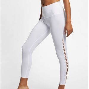 White Highwaisted Nike Dri Fit Leggings